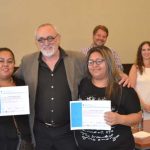 Entrega de certificados de aprobación de cursos en sede Cañitas de CAFYDMA