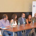 Entrega de certificados de aprobación de cursos en sede Cañitas de CAFYDMA