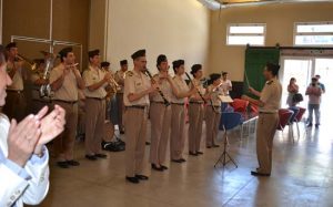 Entrega de certificados de aprobación de cursos en sede Cañitas de CAFYDMA